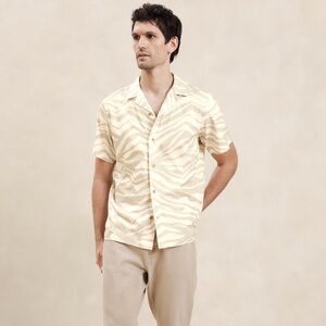 ✨NWT Banana Republic Men’s Neutral Zebra Shirt✨